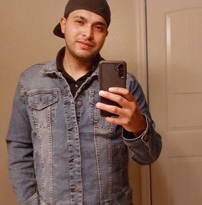 Meet your Posher, Víctor